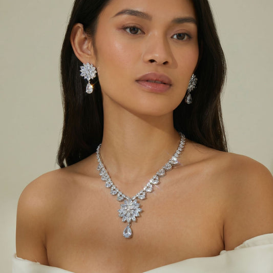 Women's 3A Zircon Water Drop Pendant Necklace Electroplated Collarbone Necklace